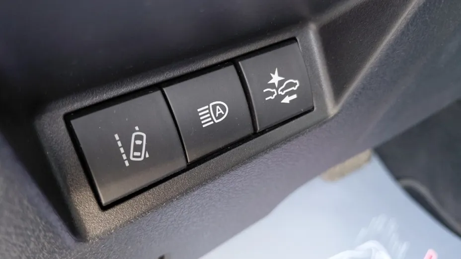 TOYOTA Yaris -