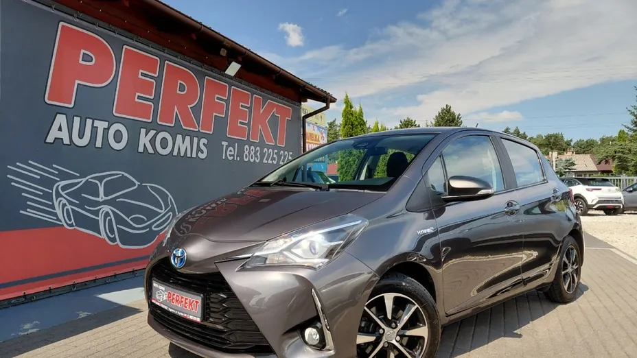 TOYOTA Yaris -