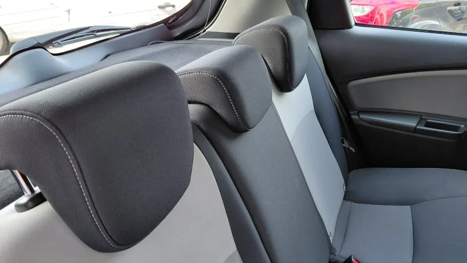 TOYOTA Yaris -