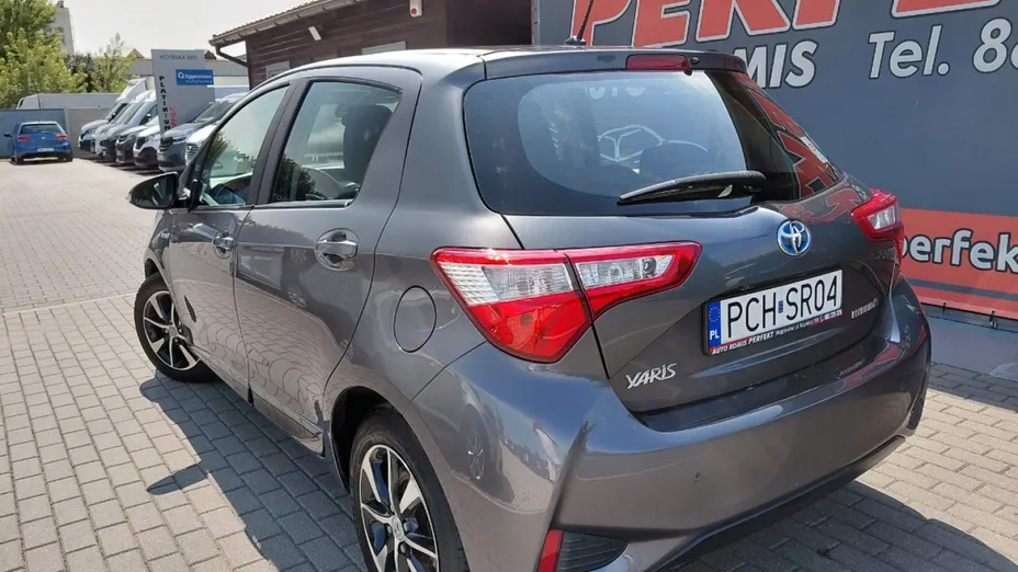 TOYOTA Yaris -