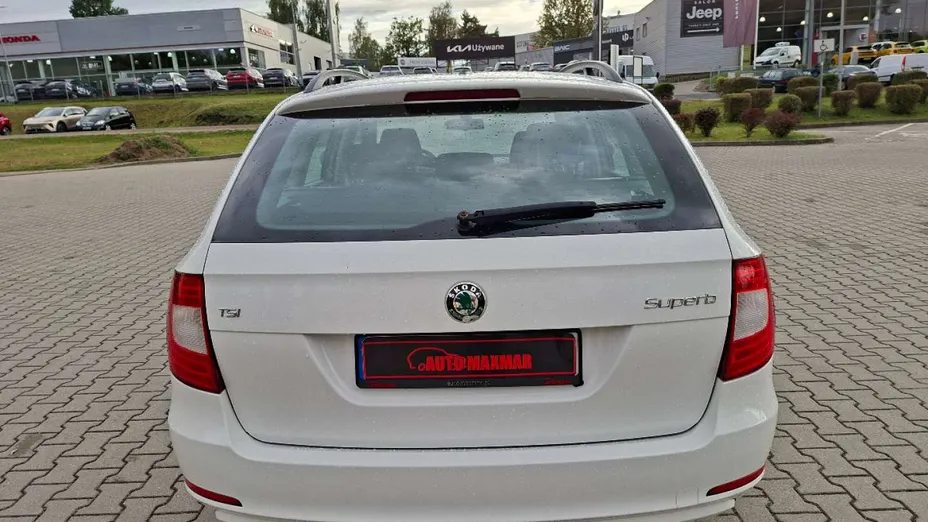 SKODA Superb -