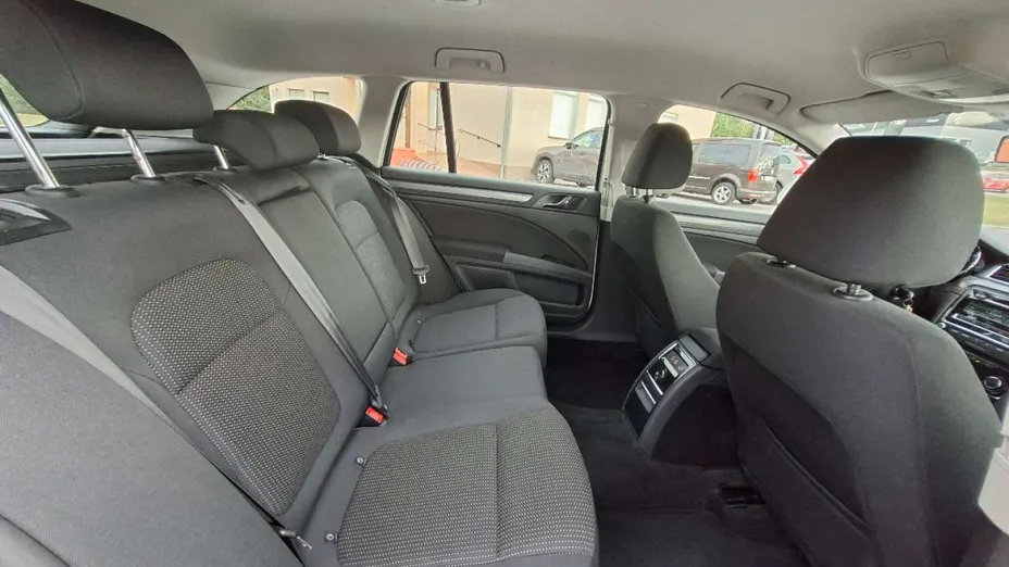 SKODA Superb -