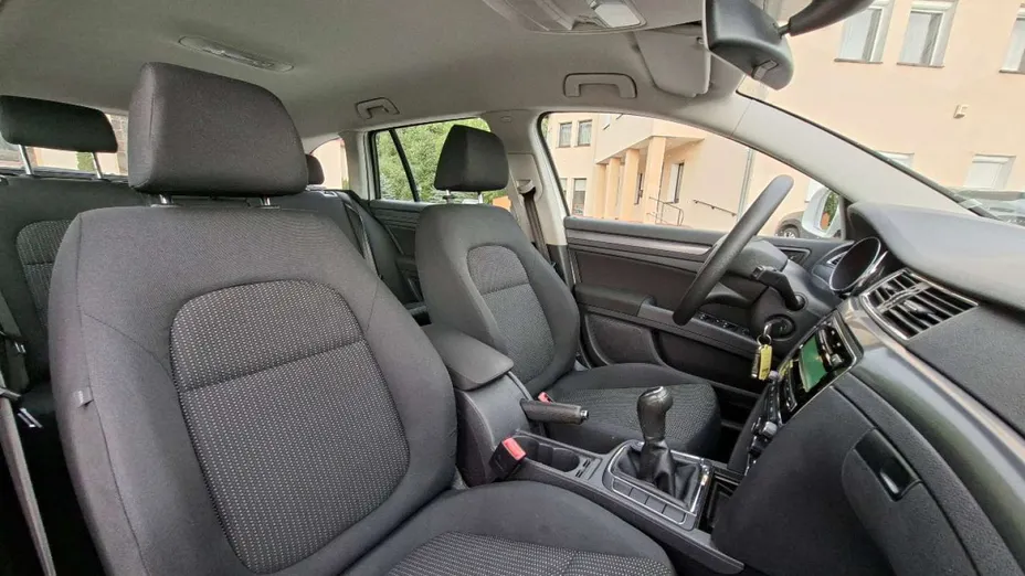 SKODA Superb -