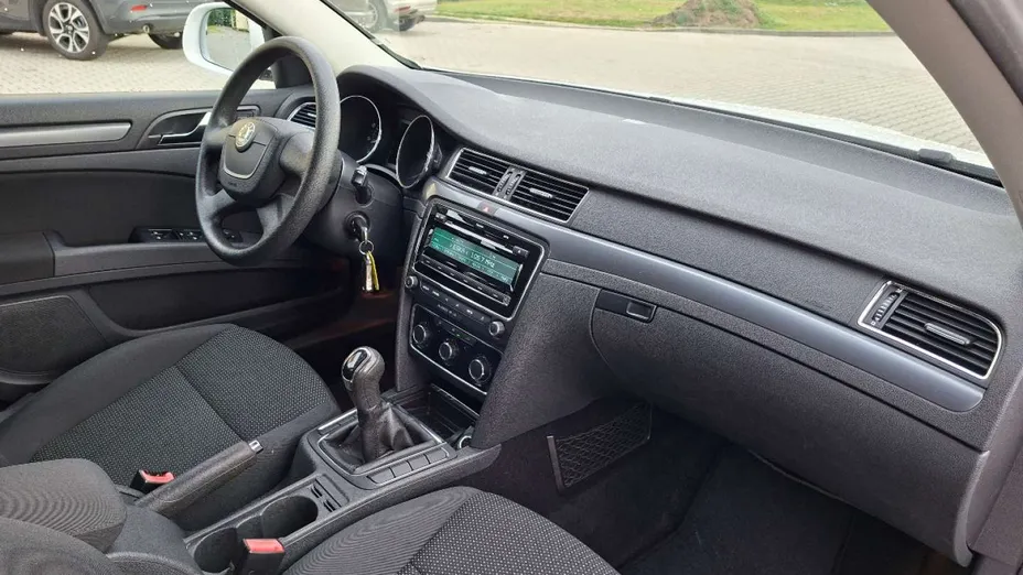 SKODA Superb -