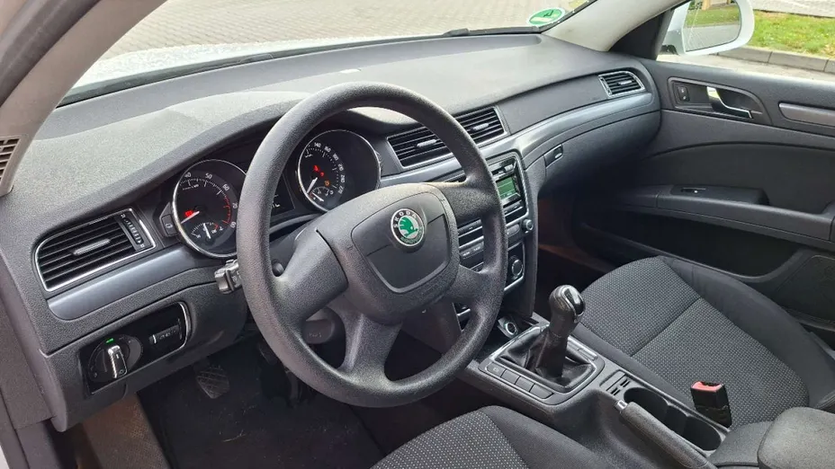 SKODA Superb -