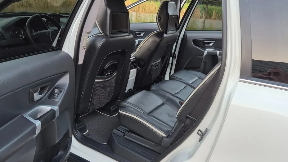 VOLVO XC90 -