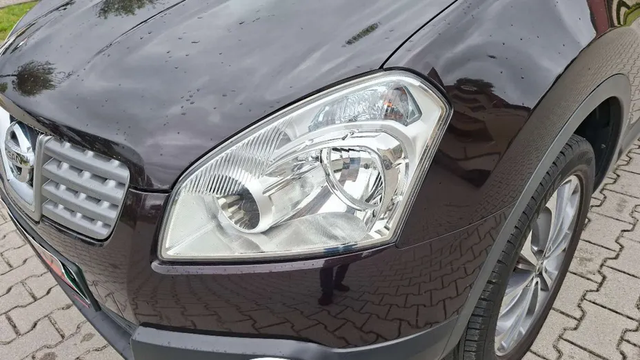 NISSAN Qashqai -