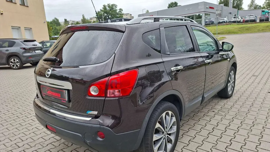 NISSAN Qashqai -