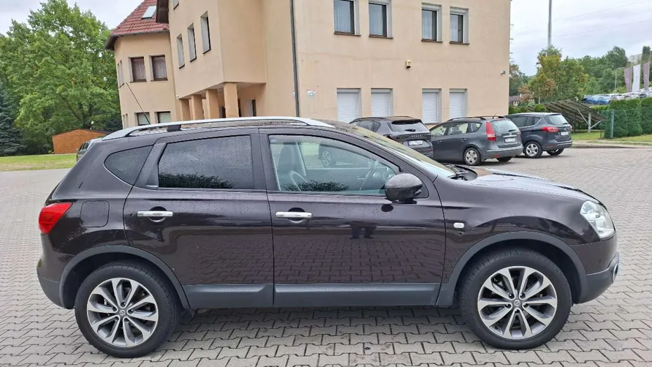 NISSAN Qashqai -