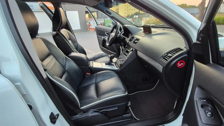 VOLVO XC90 -