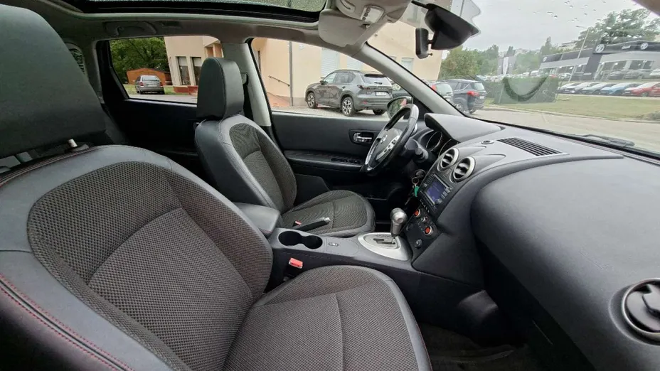 NISSAN Qashqai -