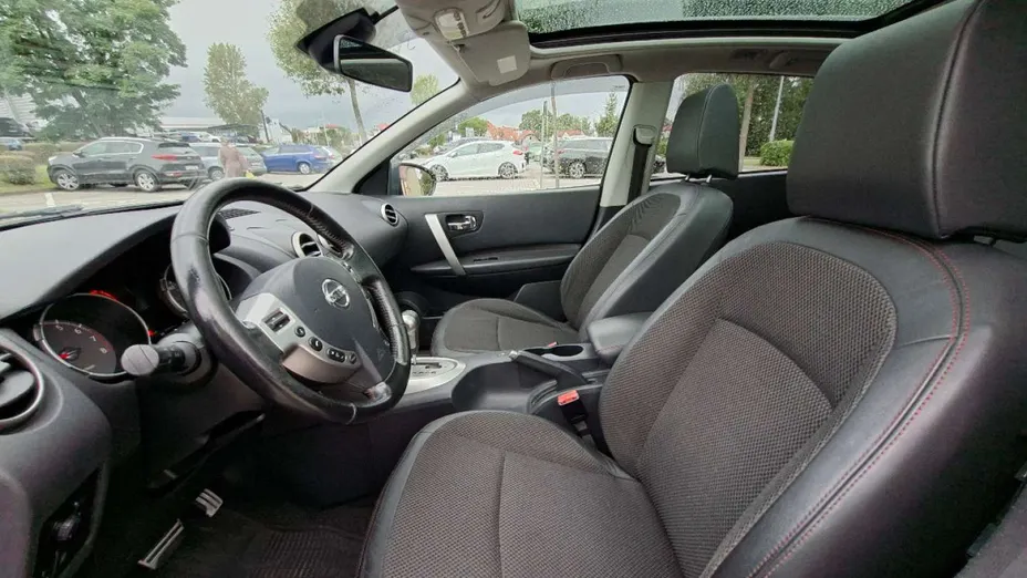 NISSAN Qashqai -