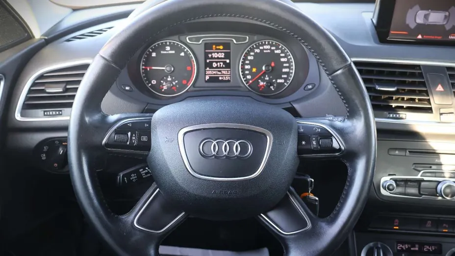 AUDI Q3 -