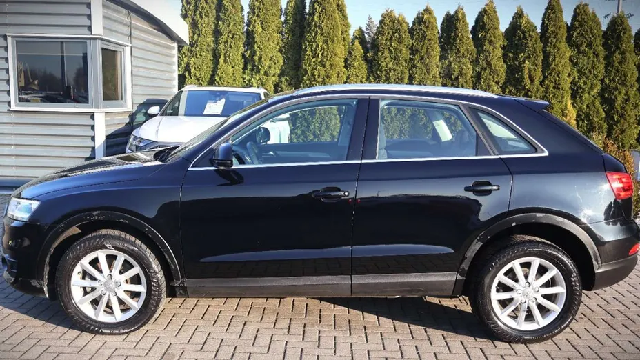 AUDI Q3 -
