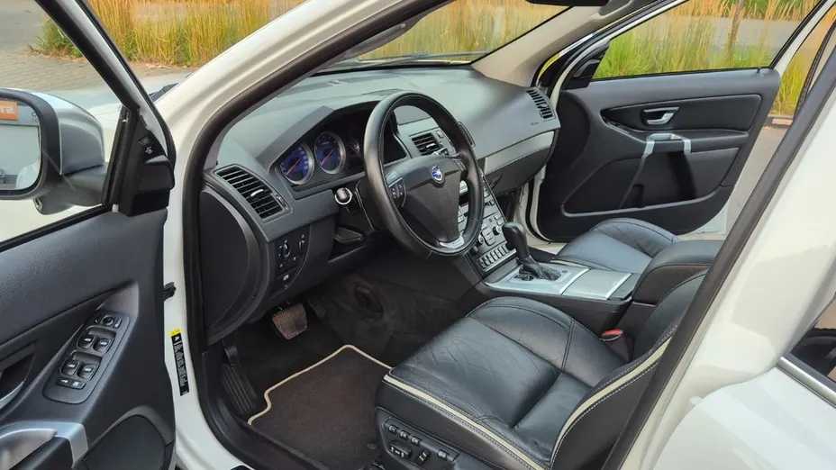 VOLVO XC90 -