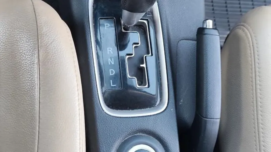 MITSUBISHI Outlander -