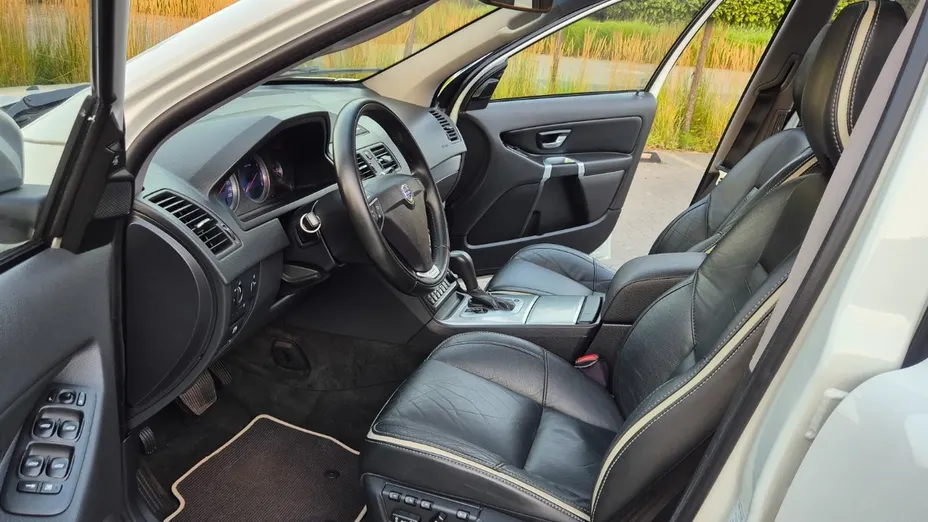 VOLVO XC90 -