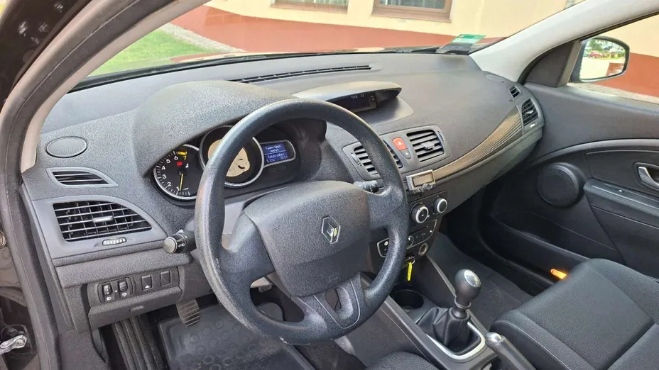 RENAULT Megane -