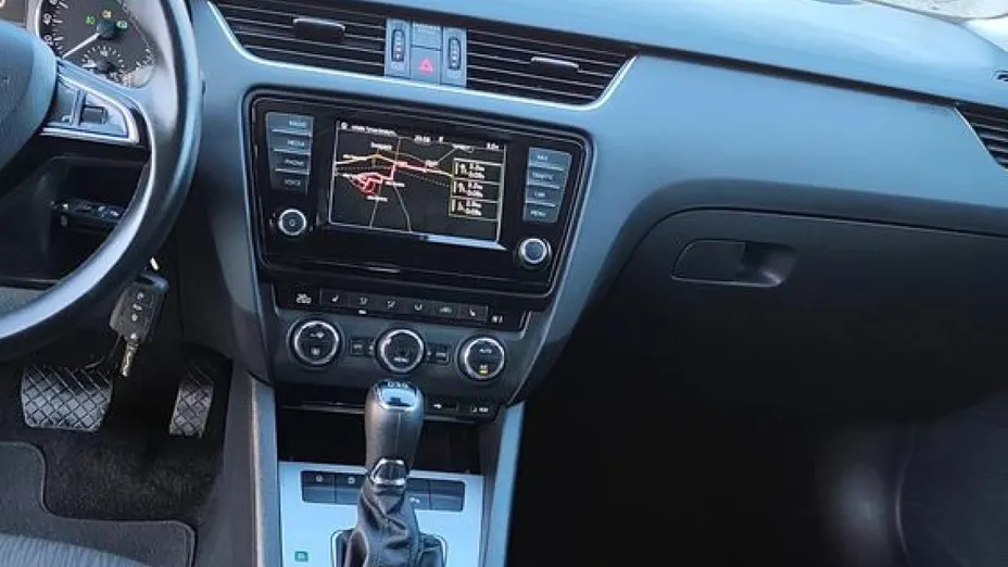 SKODA Octavia -