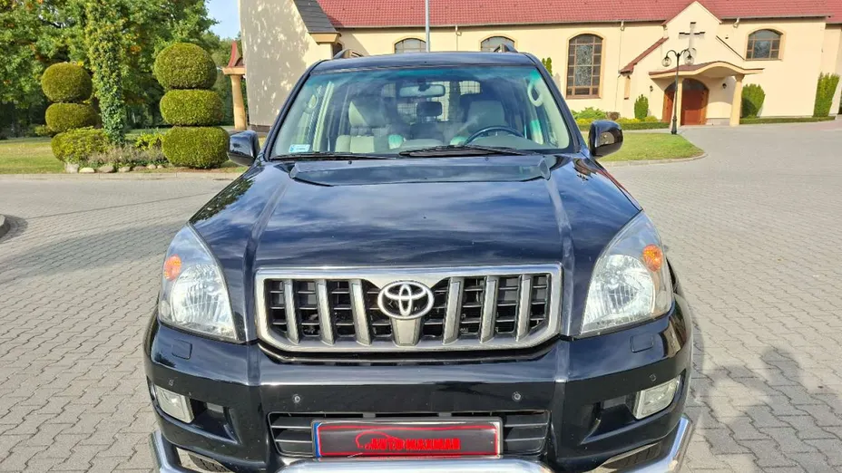 TOYOTA Land Cruiser -