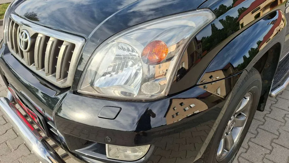TOYOTA Land Cruiser -