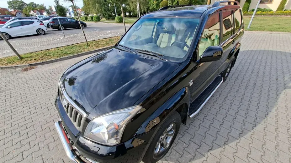 TOYOTA Land Cruiser -