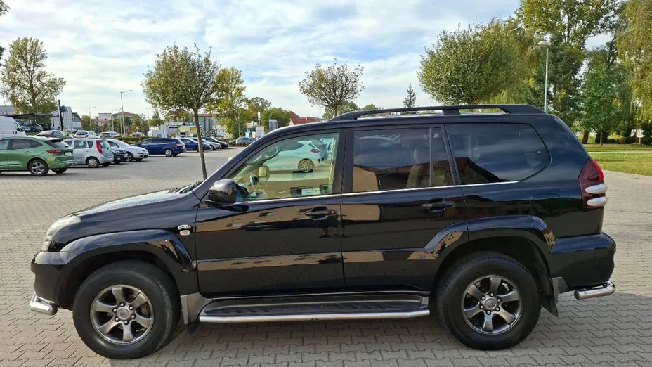 TOYOTA Land Cruiser -