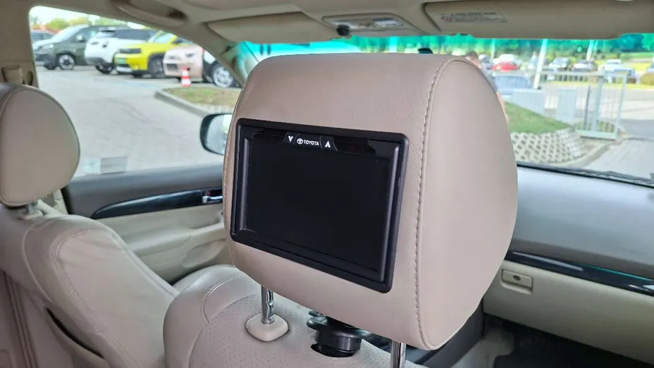 TOYOTA Land Cruiser -