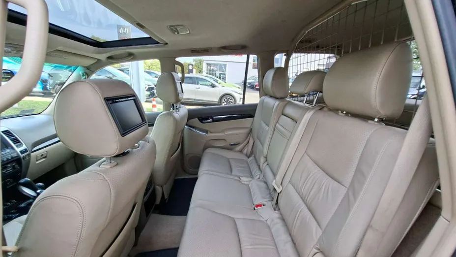 TOYOTA Land Cruiser -