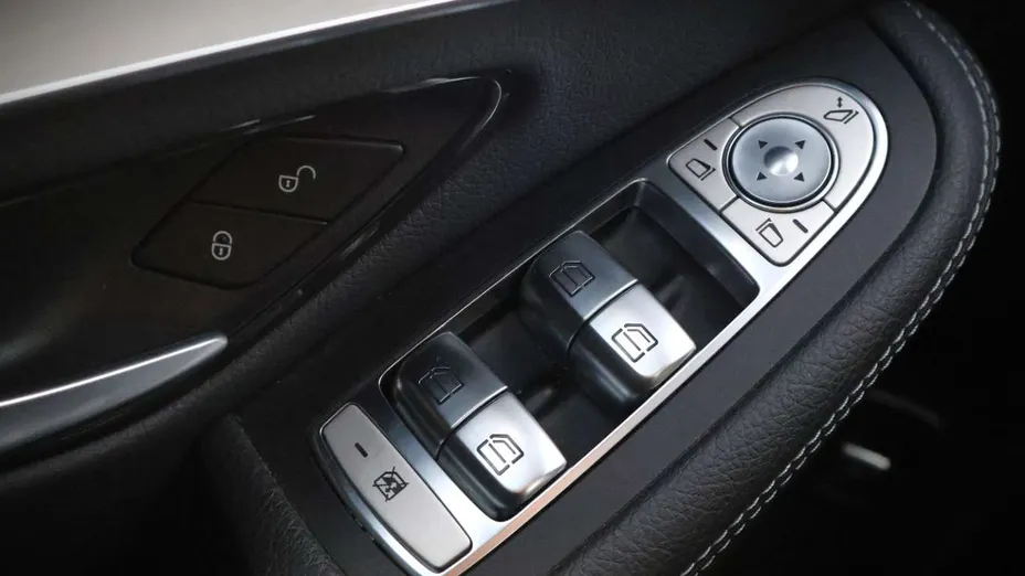 MERCEDES-BENZ GLC -