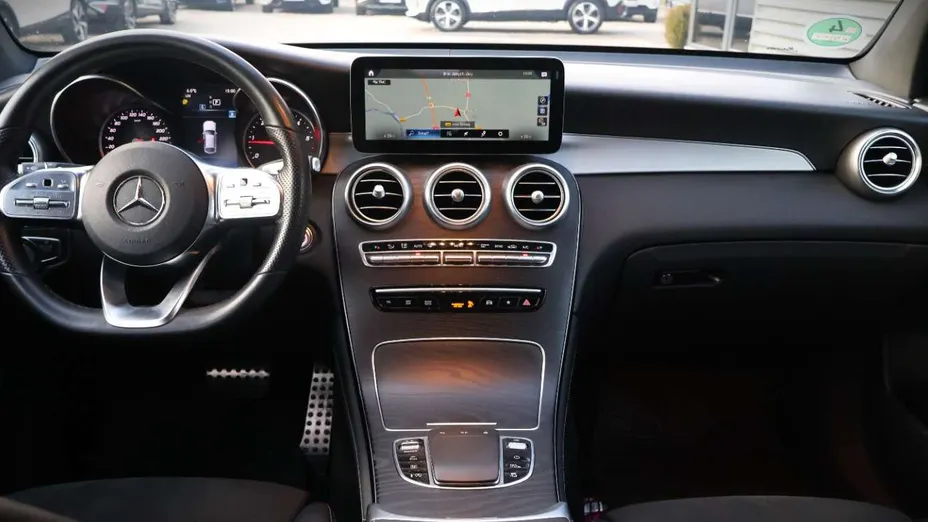 MERCEDES-BENZ GLC -