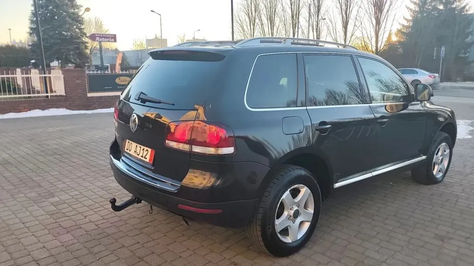 VOLKSWAGEN Touareg -