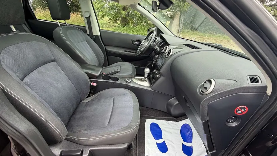 NISSAN Qashqai -