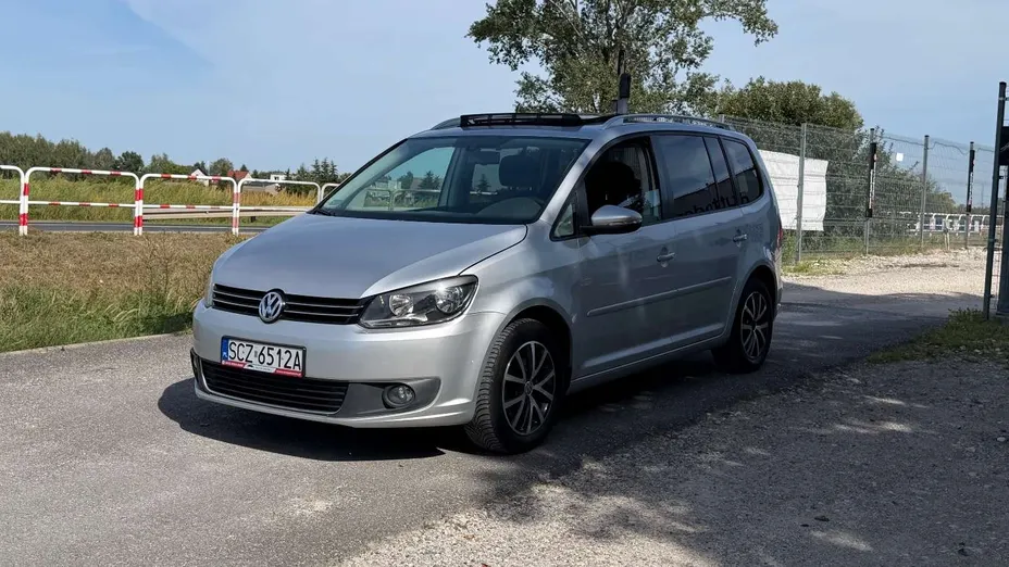 VOLKSWAGEN Touran -