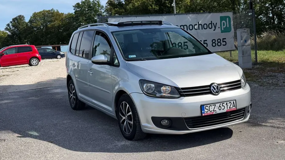 VOLKSWAGEN Touran -
