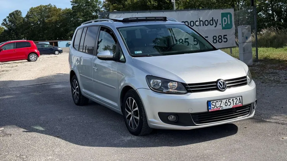 VOLKSWAGEN Touran -