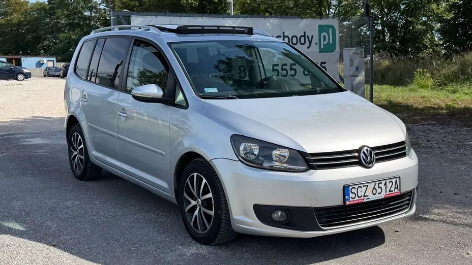 VOLKSWAGEN Touran -