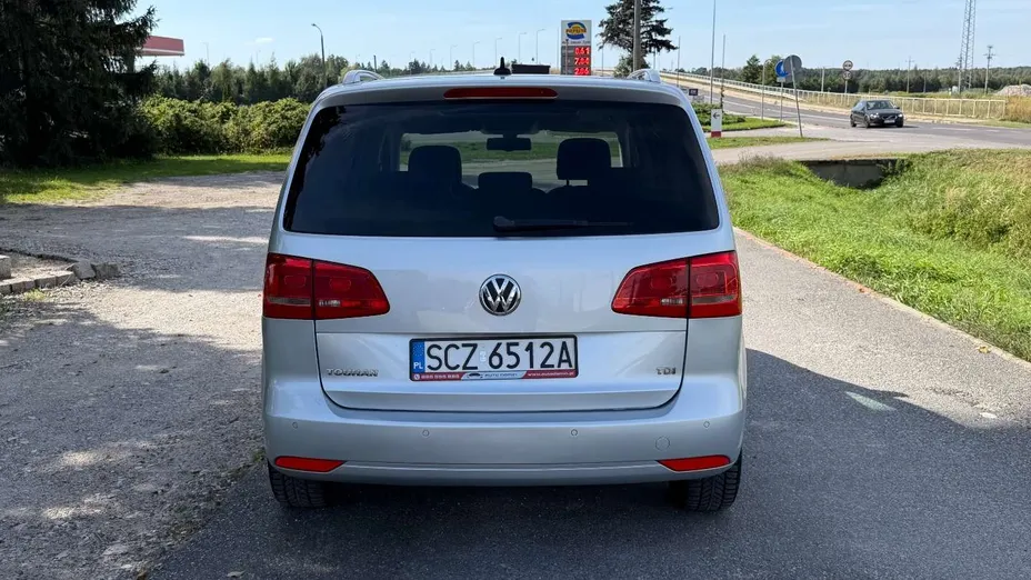 VOLKSWAGEN Touran -