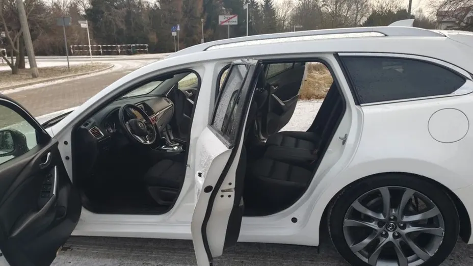 MAZDA 6 -
