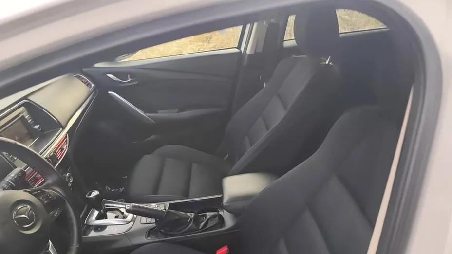 MAZDA 6 -