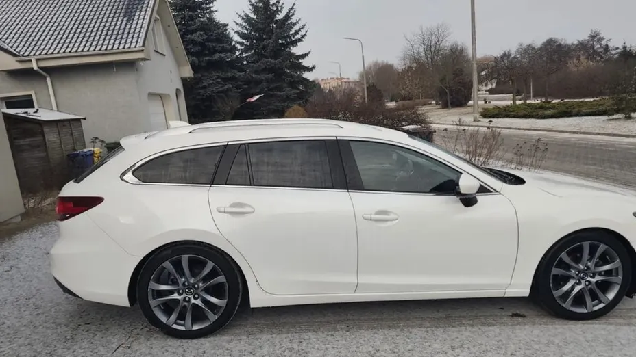MAZDA 6 -