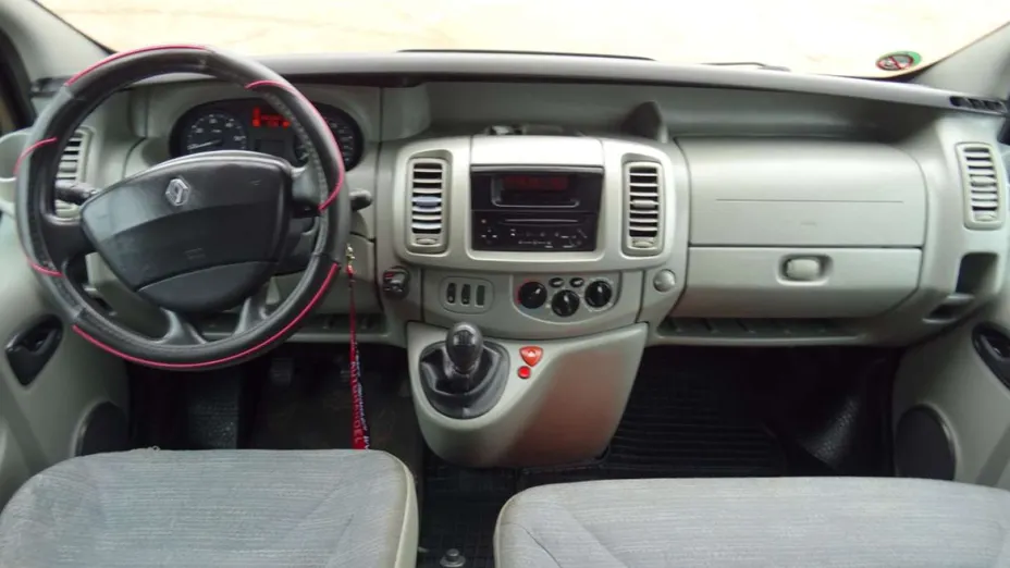 RENAULT Trafic -