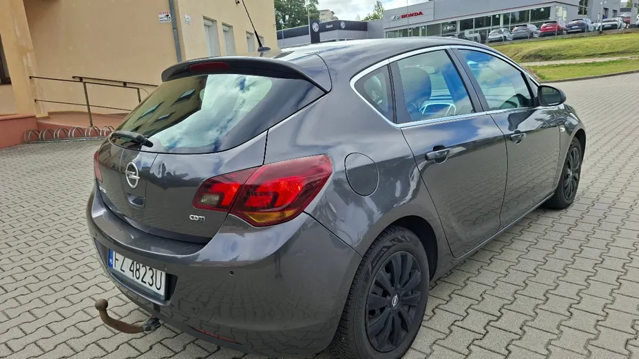 OPEL Astra -