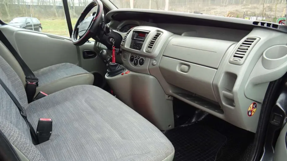 RENAULT Trafic -