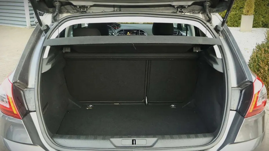 PEUGEOT 308 -