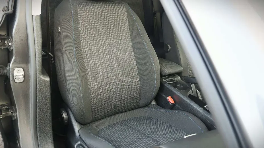 PEUGEOT 308 -