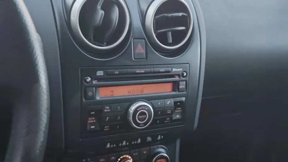 NISSAN Qashqai -