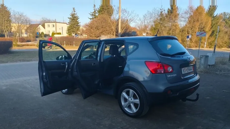 NISSAN Qashqai -