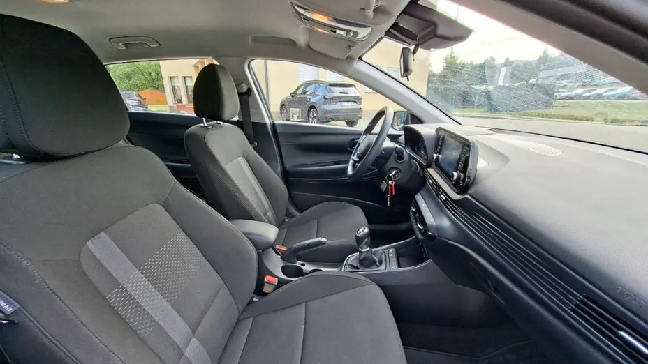 HYUNDAI i20 -