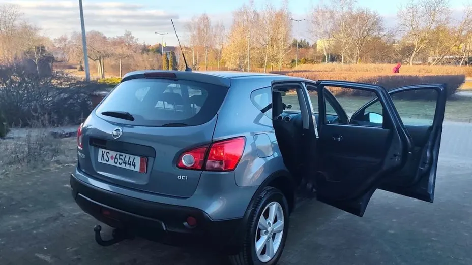 NISSAN Qashqai -